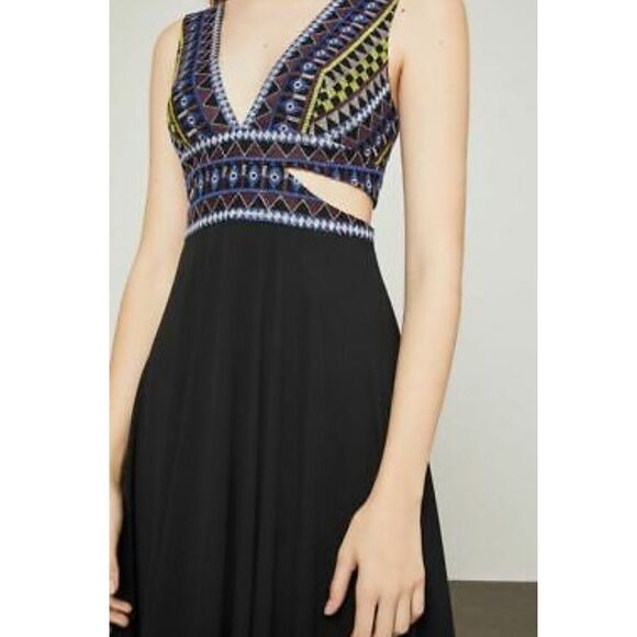 BCBGMaxAzria Boho Embroidered Handkerchief Midi Dress Black 0 - Picture 10 of 13